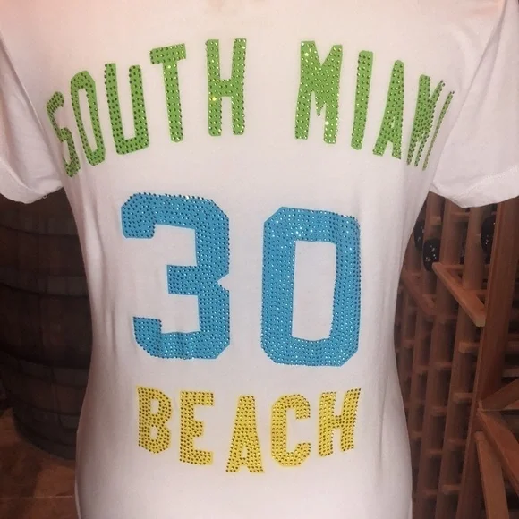 TRUE RELIGION Vintage White V-neck Bling Tee Size S - Picture 3 of 9